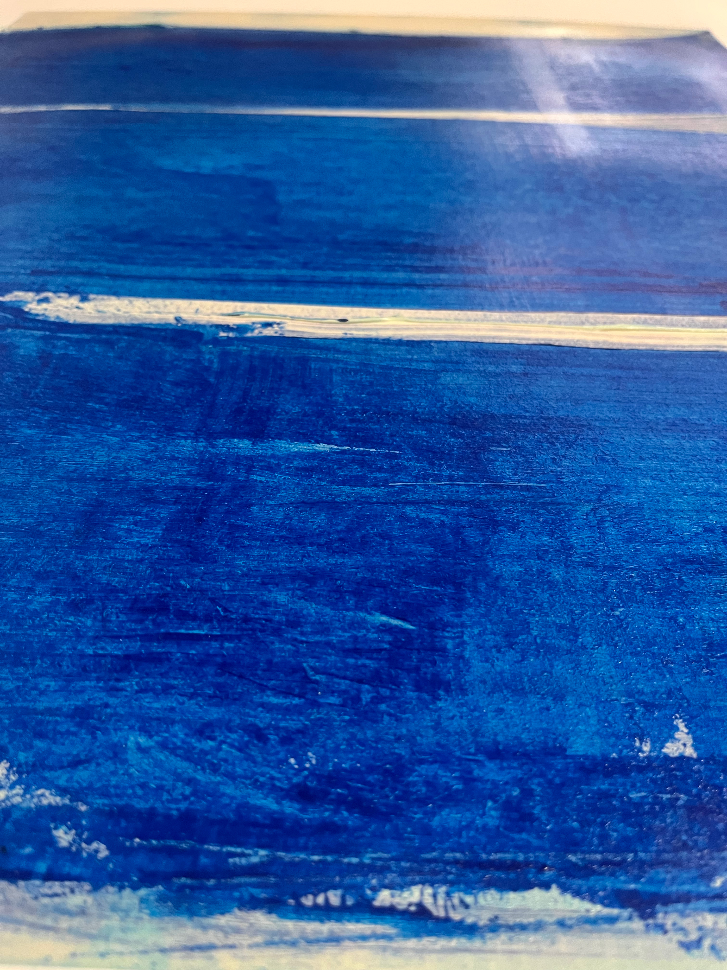 Sèmeia — détail, surface sombre